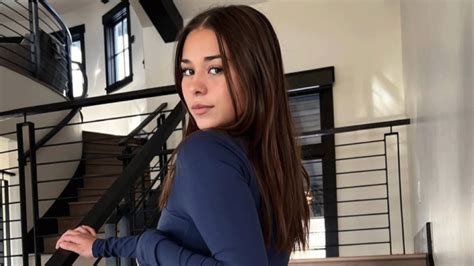 Sophieraiin Nude Bathroom Striptease Video Leaked.